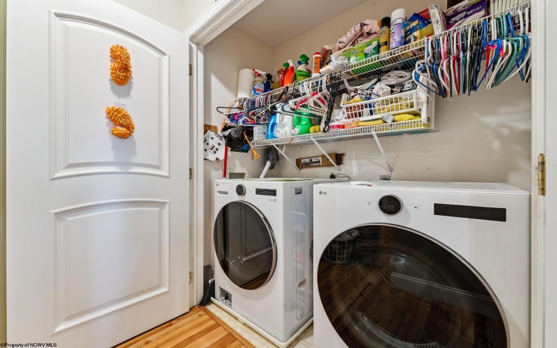 3 Banner Place, Morgantown, West Virginia 26508, 4 Bedrooms Bedrooms, 7 Rooms Rooms,3 BathroomsBathrooms,Single Family Attached,For Sale,Banner,10160566