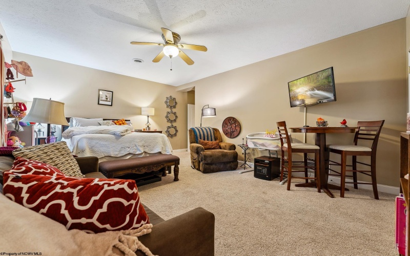 3 Banner Place, Morgantown, West Virginia 26508, 4 Bedrooms Bedrooms, 7 Rooms Rooms,3 BathroomsBathrooms,Single Family Attached,For Sale,Banner,10160566