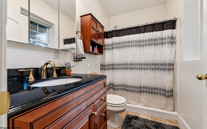 3 Banner Place, Morgantown, West Virginia 26508, 4 Bedrooms Bedrooms, 7 Rooms Rooms,3 BathroomsBathrooms,Single Family Attached,For Sale,Banner,10160566