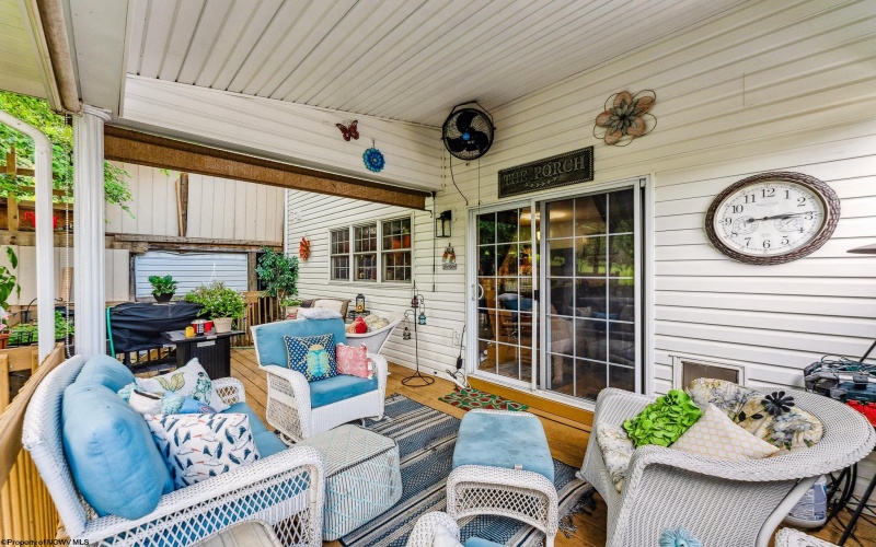 3 Banner Place, Morgantown, West Virginia 26508, 4 Bedrooms Bedrooms, 7 Rooms Rooms,3 BathroomsBathrooms,Single Family Attached,For Sale,Banner,10160566