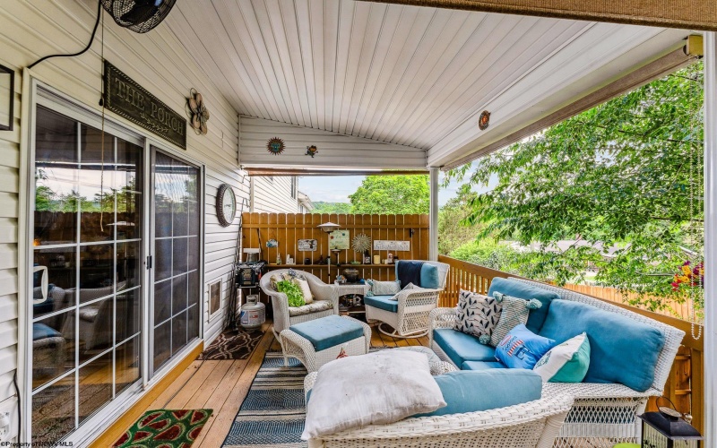 3 Banner Place, Morgantown, West Virginia 26508, 4 Bedrooms Bedrooms, 7 Rooms Rooms,3 BathroomsBathrooms,Single Family Attached,For Sale,Banner,10160566