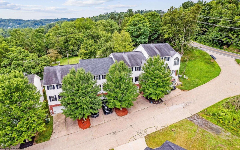 3 Banner Place, Morgantown, West Virginia 26508, 4 Bedrooms Bedrooms, 7 Rooms Rooms,3 BathroomsBathrooms,Single Family Attached,For Sale,Banner,10160566