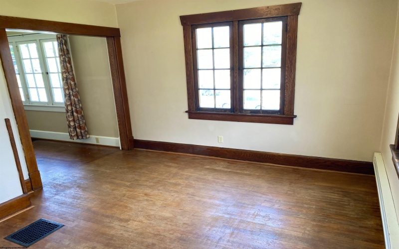 99 Russell Street, Fairmont, West Virginia 26554, 1 Bedroom Bedrooms, 4 Rooms Rooms,1 BathroomBathrooms,Residential Rentals,For Rent,Russell,10161429