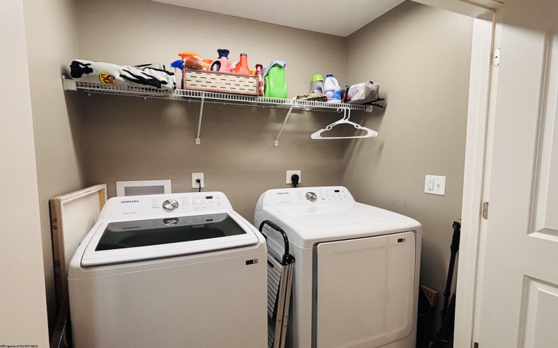 100 Canto Drive, Morgantown, West Virginia 26508, 4 Bedrooms Bedrooms, 7 Rooms Rooms,2 BathroomsBathrooms,Single Family Detached,For Sale,Canto,10163022