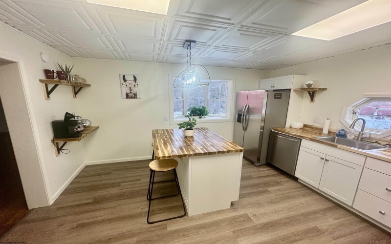 101 Patricia Avenue, Elkins, West Virginia 26241, 3 Bedrooms Bedrooms, 7 Rooms Rooms,2 BathroomsBathrooms,Single Family Detached,For Sale,Patricia,10163019