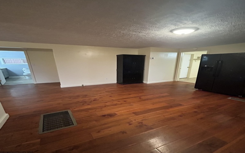 71 Lincoln Street, Buckhannon, West Virginia 26201, 3 Bedrooms Bedrooms, 5 Rooms Rooms,1 BathroomBathrooms,Single Family Detached,For Sale,Lincoln,10163016