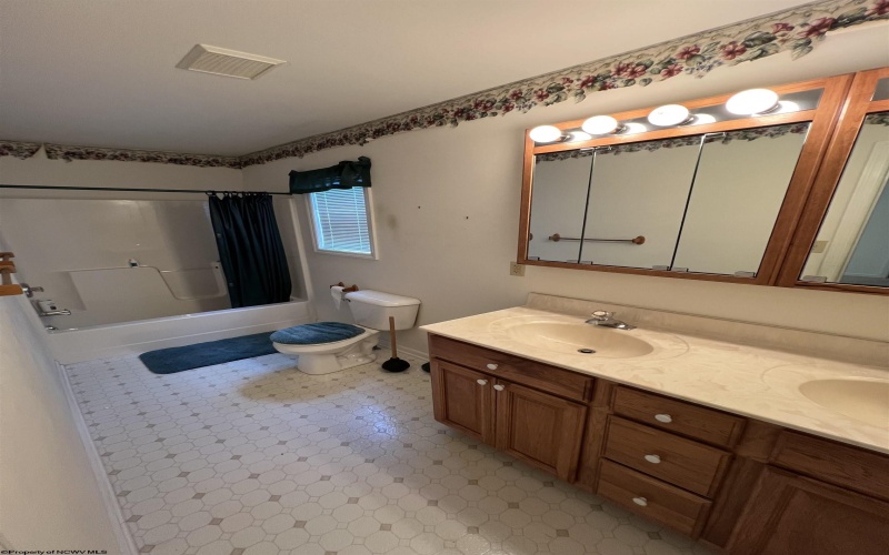 173 Edgewood Estates Road, Beverly, West Virginia 26253, 3 Bedrooms Bedrooms, 10 Rooms Rooms,2 BathroomsBathrooms,Single Family Detached,For Sale,Edgewood Estates,10163018