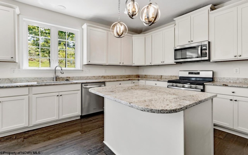 308 Salonika Drive, Morgantown, West Virginia 26508, 4 Bedrooms Bedrooms, 10 Rooms Rooms,3 BathroomsBathrooms,Single Family Detached,For Sale,Salonika,10160658