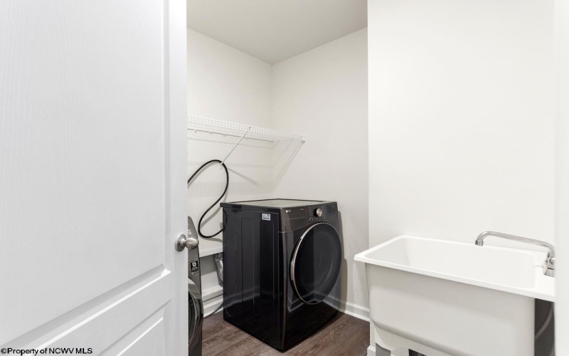 308 Salonika Drive, Morgantown, West Virginia 26508, 4 Bedrooms Bedrooms, 10 Rooms Rooms,3 BathroomsBathrooms,Single Family Detached,For Sale,Salonika,10160658