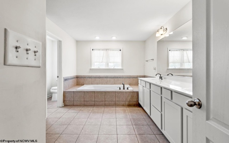 308 Salonika Drive, Morgantown, West Virginia 26508, 4 Bedrooms Bedrooms, 10 Rooms Rooms,3 BathroomsBathrooms,Single Family Detached,For Sale,Salonika,10160658