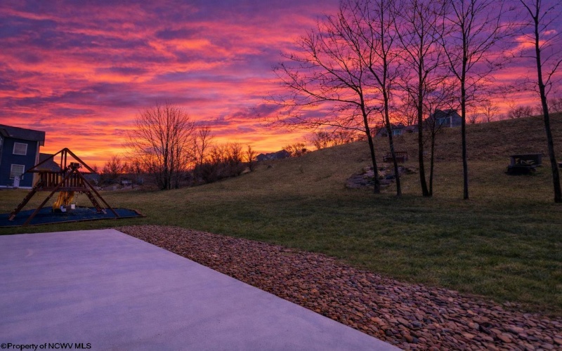 308 Salonika Drive, Morgantown, West Virginia 26508, 4 Bedrooms Bedrooms, 10 Rooms Rooms,3 BathroomsBathrooms,Single Family Detached,For Sale,Salonika,10160658