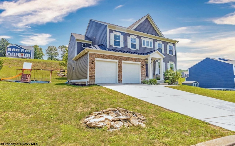 308 Salonika Drive, Morgantown, West Virginia 26508, 4 Bedrooms Bedrooms, 10 Rooms Rooms,3 BathroomsBathrooms,Single Family Detached,For Sale,Salonika,10160658