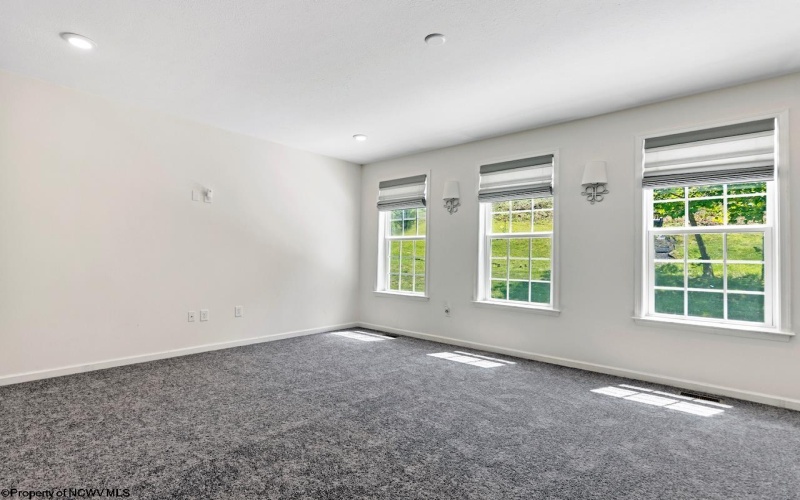 308 Salonika Drive, Morgantown, West Virginia 26508, 4 Bedrooms Bedrooms, 10 Rooms Rooms,3 BathroomsBathrooms,Single Family Detached,For Sale,Salonika,10160658