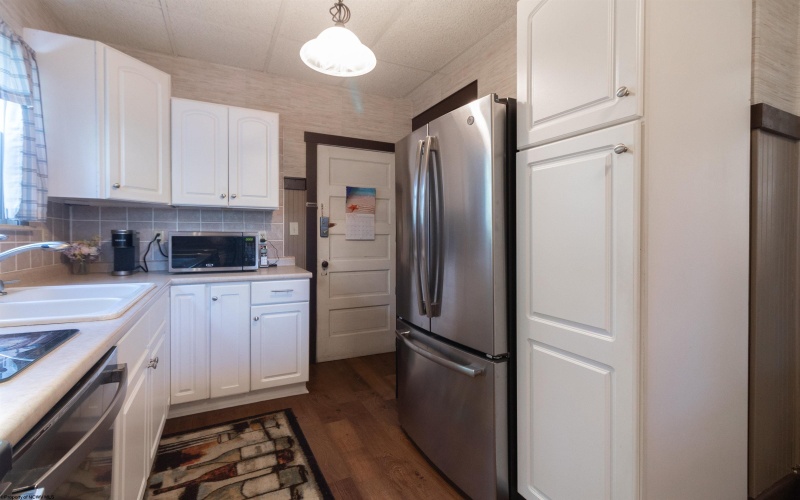 228 Jefferson Street, Bridgeport, West Virginia 26330, 3 Bedrooms Bedrooms, 8 Rooms Rooms,2 BathroomsBathrooms,Single Family Detached,For Sale,Jefferson,10161286