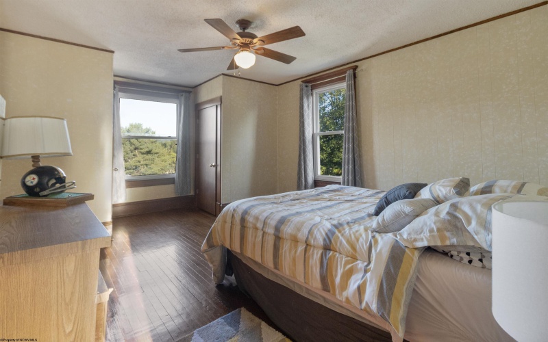 228 Jefferson Street, Bridgeport, West Virginia 26330, 3 Bedrooms Bedrooms, 8 Rooms Rooms,2 BathroomsBathrooms,Single Family Detached,For Sale,Jefferson,10161286