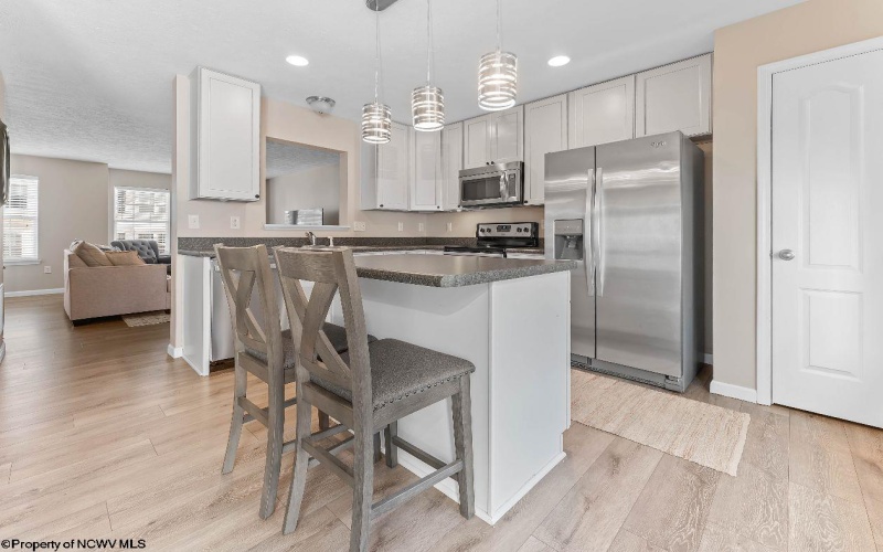 115 Tee Drive, Maidsville, West Virginia 26541, 3 Bedrooms Bedrooms, 7 Rooms Rooms,2 BathroomsBathrooms,Single Family Attached,For Sale,Tee,10163040