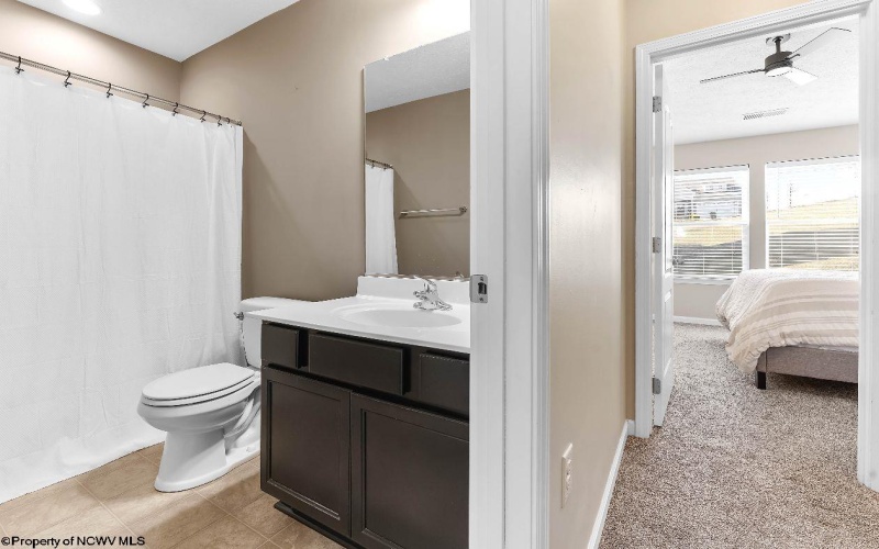 115 Tee Drive, Maidsville, West Virginia 26541, 3 Bedrooms Bedrooms, 7 Rooms Rooms,2 BathroomsBathrooms,Single Family Attached,For Sale,Tee,10163040