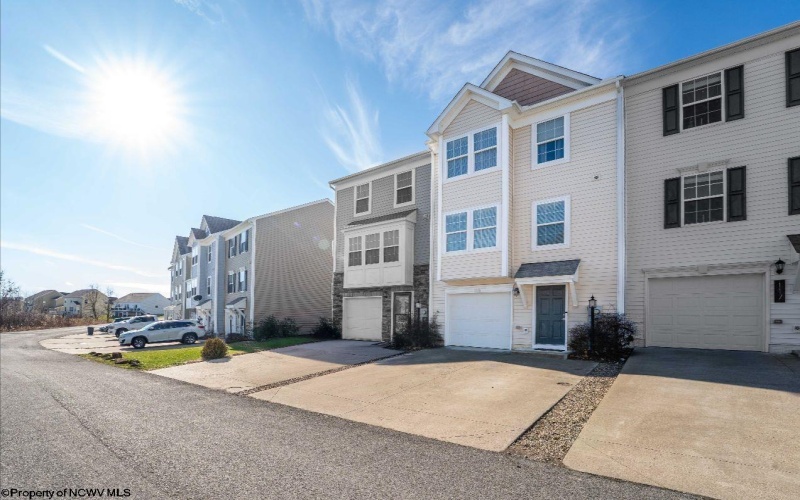 115 Tee Drive, Maidsville, West Virginia 26541, 3 Bedrooms Bedrooms, 7 Rooms Rooms,2 BathroomsBathrooms,Single Family Attached,For Sale,Tee,10163040