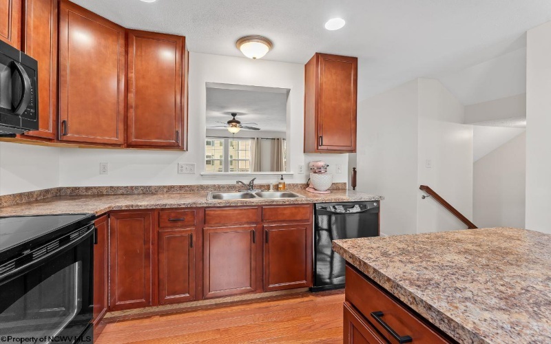 103 Birds Eye View Drive, Morgantown, West Virginia 26501, 3 Bedrooms Bedrooms, 5 Rooms Rooms,2 BathroomsBathrooms,Single Family Attached,For Sale,Birds Eye View,10163048