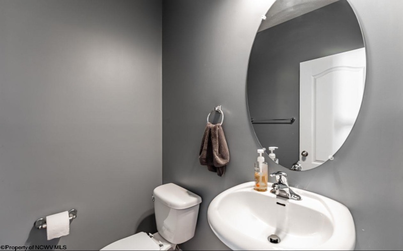 4102 Sun View Drive, Morgantown, West Virginia 26505, 3 Bedrooms Bedrooms, 6 Rooms Rooms,3 BathroomsBathrooms,Single Family Attached,For Sale,Sun View,10163049