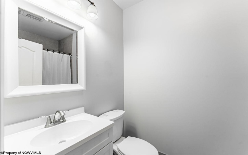 4102 Sun View Drive, Morgantown, West Virginia 26505, 3 Bedrooms Bedrooms, 6 Rooms Rooms,3 BathroomsBathrooms,Single Family Attached,For Sale,Sun View,10163049