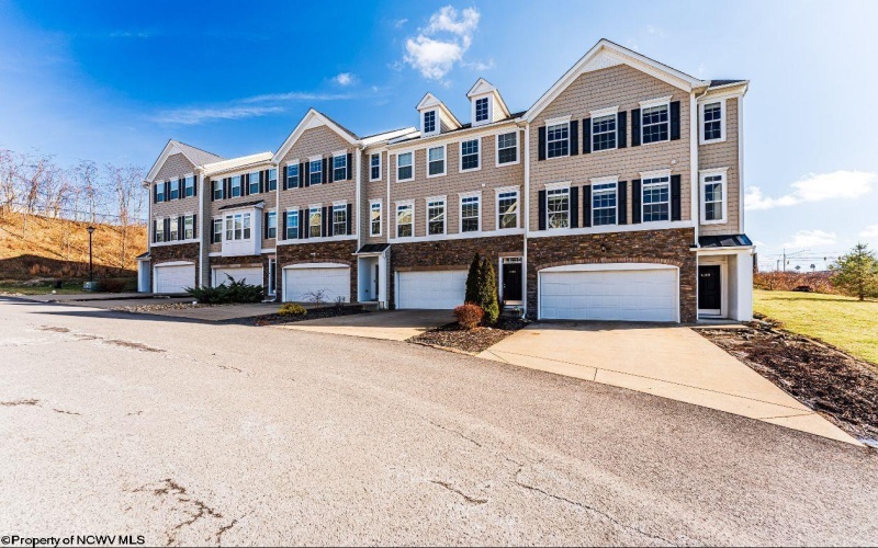 4102 Sun View Drive, Morgantown, West Virginia 26505, 3 Bedrooms Bedrooms, 6 Rooms Rooms,3 BathroomsBathrooms,Single Family Attached,For Sale,Sun View,10163049