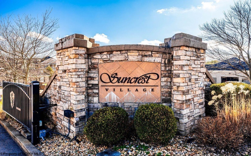 4102 Sun View Drive, Morgantown, West Virginia 26505, 3 Bedrooms Bedrooms, 6 Rooms Rooms,3 BathroomsBathrooms,Single Family Attached,For Sale,Sun View,10163049