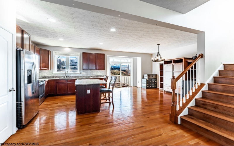 4102 Sun View Drive, Morgantown, West Virginia 26505, 3 Bedrooms Bedrooms, 6 Rooms Rooms,3 BathroomsBathrooms,Single Family Attached,For Sale,Sun View,10163049