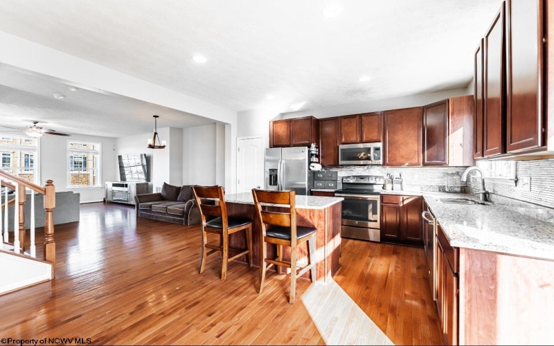 4102 Sun View Drive, Morgantown, West Virginia 26505, 3 Bedrooms Bedrooms, 6 Rooms Rooms,3 BathroomsBathrooms,Single Family Attached,For Sale,Sun View,10163049