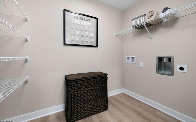 56 Tuscan Drive, Morgantown, West Virginia 26508, 4 Bedrooms Bedrooms, 8 Rooms Rooms,2 BathroomsBathrooms,Single Family Detached,For Sale,Tuscan,10163039