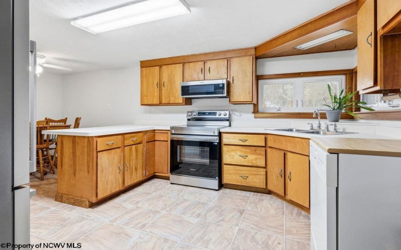 85 Charles Street, Shinnston, West Virginia 26431, 3 Bedrooms Bedrooms, 7 Rooms Rooms,2 BathroomsBathrooms,Single Family Detached,For Sale,Charles,10163038