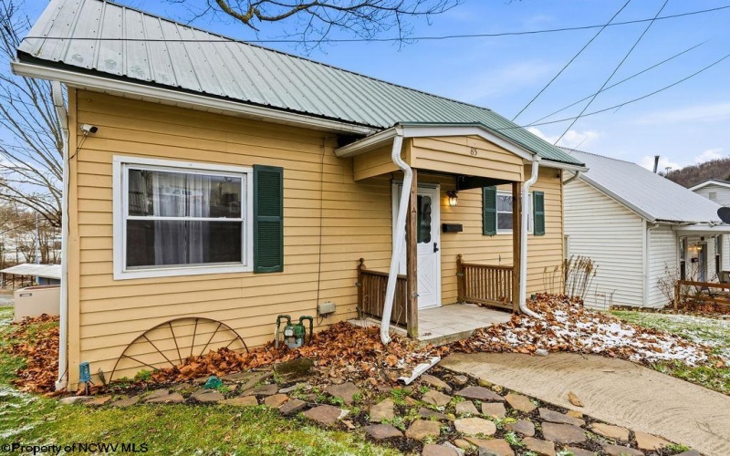 85 Charles Street, Shinnston, West Virginia 26431, 3 Bedrooms Bedrooms, 7 Rooms Rooms,2 BathroomsBathrooms,Single Family Detached,For Sale,Charles,10163038