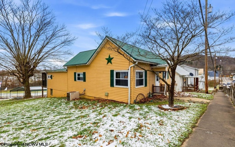 85 Charles Street, Shinnston, West Virginia 26431, 3 Bedrooms Bedrooms, 7 Rooms Rooms,2 BathroomsBathrooms,Single Family Detached,For Sale,Charles,10163038