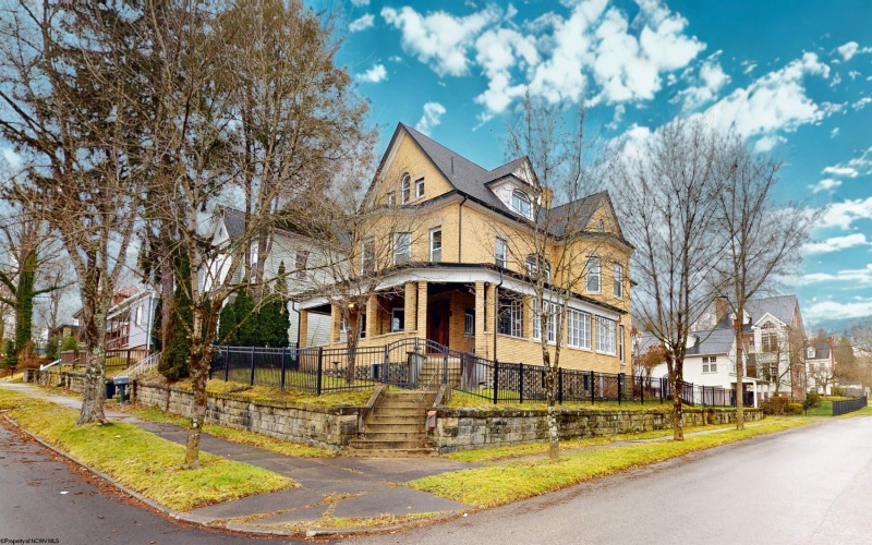 803 Benoni Avenue, Fairmont, West Virginia 26554, 6 Bedrooms Bedrooms, 13 Rooms Rooms,3 BathroomsBathrooms,Single Family Detached,For Sale,Benoni,10163041