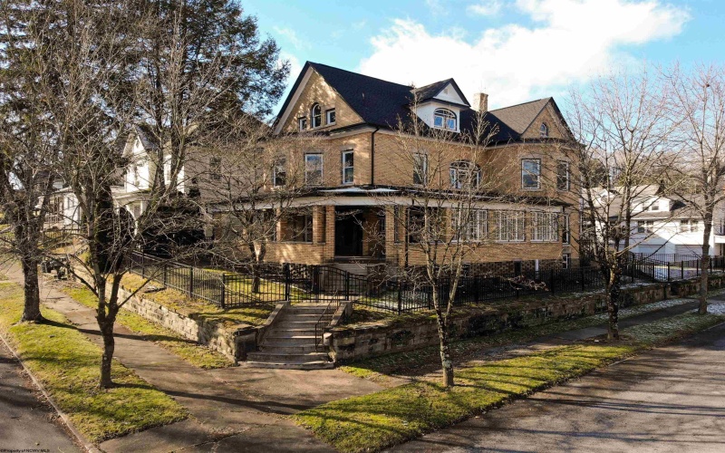 803 Benoni Avenue, Fairmont, West Virginia 26554, 6 Bedrooms Bedrooms, 13 Rooms Rooms,3 BathroomsBathrooms,Single Family Detached,For Sale,Benoni,10163041