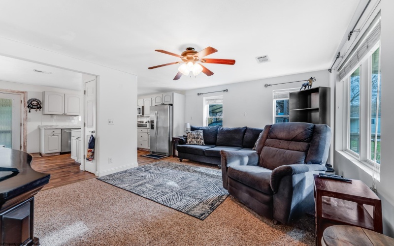 122 Robinson Run Road, Maidsville, West Virginia 26541, 3 Bedrooms Bedrooms, 6 Rooms Rooms,2 BathroomsBathrooms,Single Family Detached,For Sale,Robinson Run,10163059