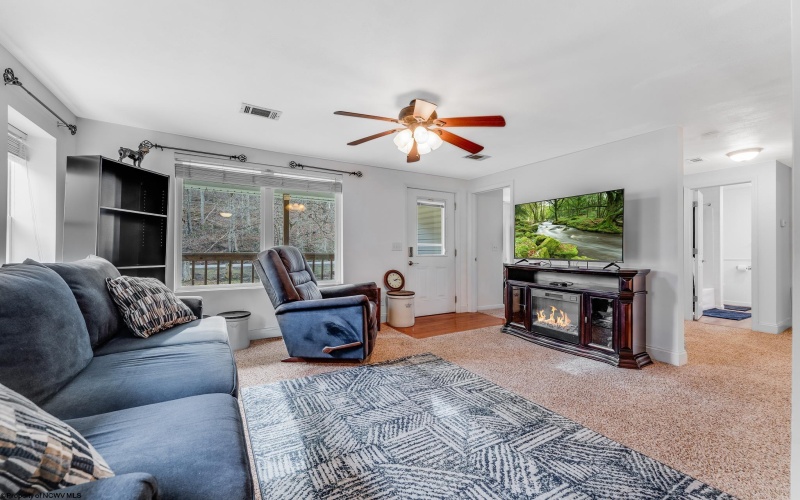 122 Robinson Run Road, Maidsville, West Virginia 26541, 3 Bedrooms Bedrooms, 6 Rooms Rooms,2 BathroomsBathrooms,Single Family Detached,For Sale,Robinson Run,10163059