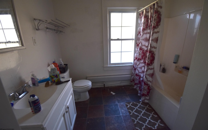 678 Spruce Street, Morgantown, West Virginia 26505, 9 Bedrooms Bedrooms, 12 Rooms Rooms,3 BathroomsBathrooms,Residential Rentals,For Rent,Spruce,10163054