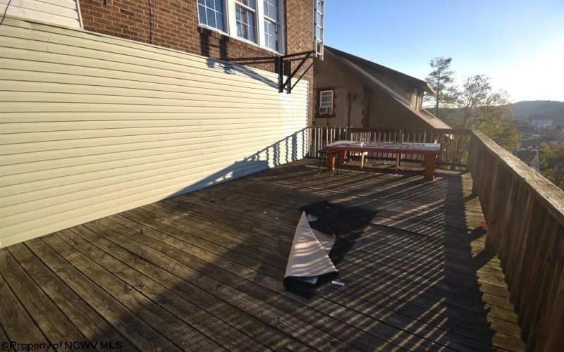 678 Spruce Street, Morgantown, West Virginia 26505, 9 Bedrooms Bedrooms, 12 Rooms Rooms,3 BathroomsBathrooms,Residential Rentals,For Rent,Spruce,10163054