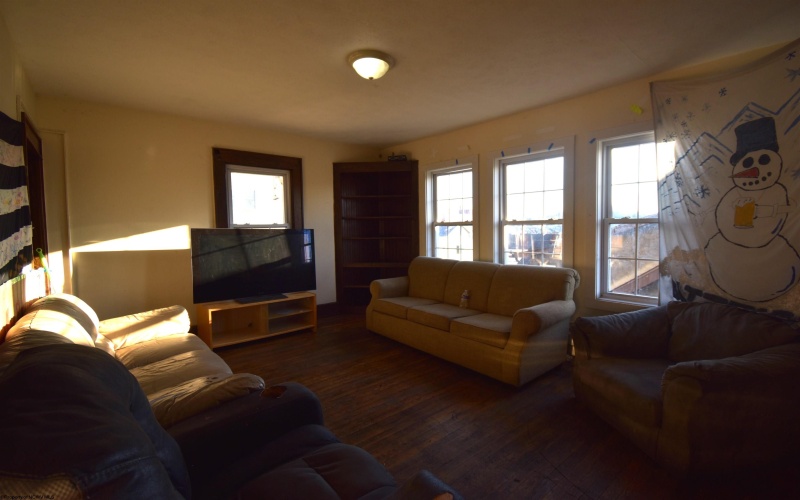 678 Spruce Street, Morgantown, West Virginia 26505, 9 Bedrooms Bedrooms, 12 Rooms Rooms,3 BathroomsBathrooms,Residential Rentals,For Rent,Spruce,10163054