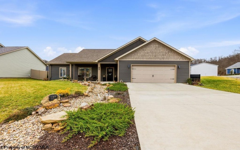 225 Frisco Lane, Bridgeport, West Virginia 26330, 3 Bedrooms Bedrooms, 7 Rooms Rooms,2 BathroomsBathrooms,Single Family Detached,For Sale,Frisco,10163051