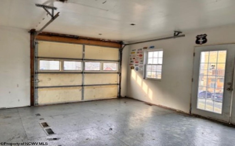 805 Chestnut Street, Clarksburg, West Virginia 26301, 3 Bedrooms Bedrooms, 10 Rooms Rooms,2 BathroomsBathrooms,Single Family Detached,For Sale,Chestnut,10163068