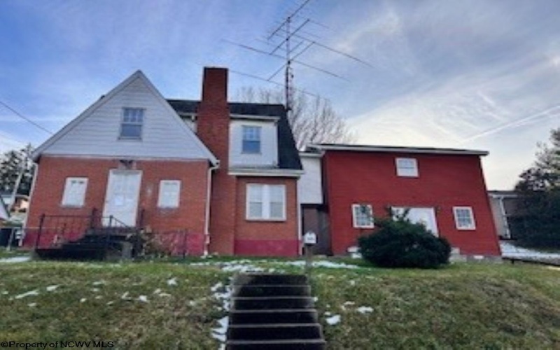 805 Chestnut Street, Clarksburg, West Virginia 26301, 3 Bedrooms Bedrooms, 10 Rooms Rooms,2 BathroomsBathrooms,Single Family Detached,For Sale,Chestnut,10163068