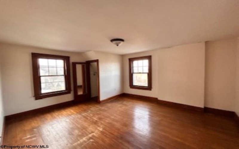 805 Chestnut Street, Clarksburg, West Virginia 26301, 3 Bedrooms Bedrooms, 10 Rooms Rooms,2 BathroomsBathrooms,Single Family Detached,For Sale,Chestnut,10163068