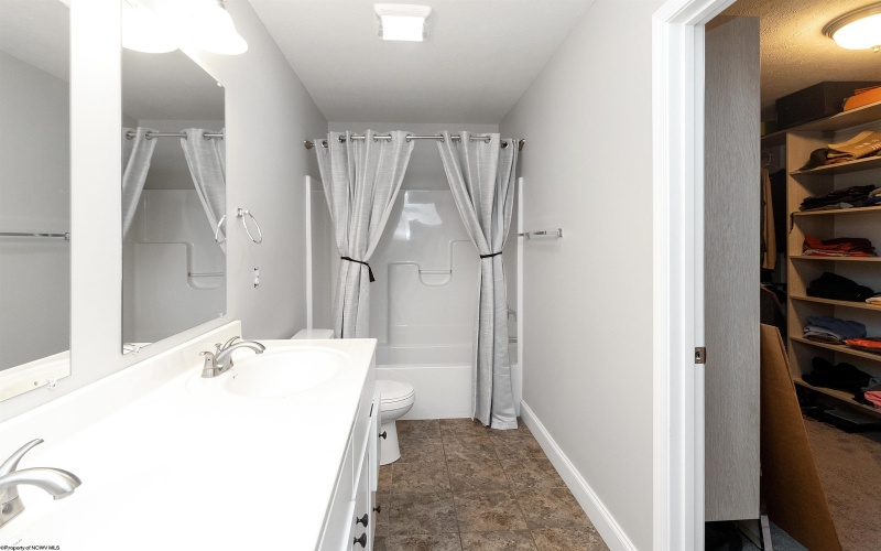 234 Mimosa Lane, Bridgeport, West Virginia 26330, 3 Bedrooms Bedrooms, 6 Rooms Rooms,2 BathroomsBathrooms,Single Family Attached,For Sale,Mimosa,10158185