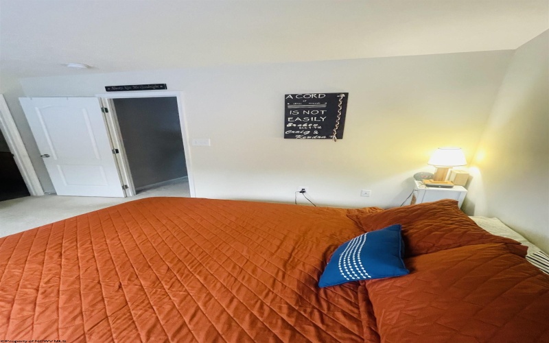 212 Kingsbury Court, Fairmont, West Virginia 26554, 3 Bedrooms Bedrooms, 8 Rooms Rooms,2 BathroomsBathrooms,Single Family Attached,For Sale,Kingsbury,10163063