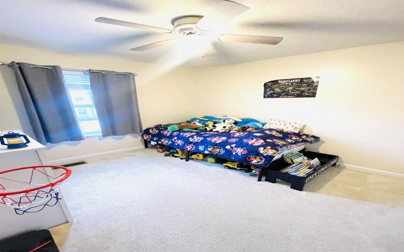 212 Kingsbury Court, Fairmont, West Virginia 26554, 3 Bedrooms Bedrooms, 8 Rooms Rooms,2 BathroomsBathrooms,Single Family Attached,For Sale,Kingsbury,10163063