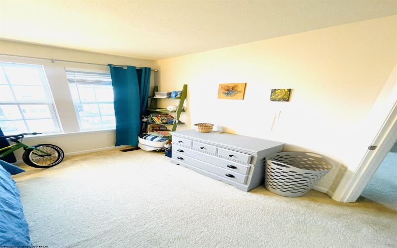 212 Kingsbury Court, Fairmont, West Virginia 26554, 3 Bedrooms Bedrooms, 8 Rooms Rooms,2 BathroomsBathrooms,Single Family Attached,For Sale,Kingsbury,10163063