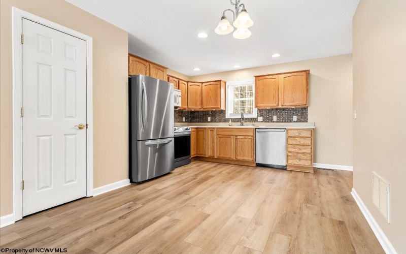 9 Willow Ridge Drive, Morgantown, West Virginia 26505, 2 Bedrooms Bedrooms, 5 Rooms Rooms,2 BathroomsBathrooms,Single Family Attached,For Sale,Willow Ridge,10163064