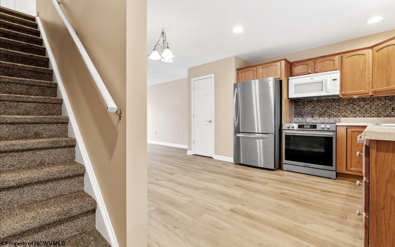 9 Willow Ridge Drive, Morgantown, West Virginia 26505, 2 Bedrooms Bedrooms, 5 Rooms Rooms,2 BathroomsBathrooms,Single Family Attached,For Sale,Willow Ridge,10163064